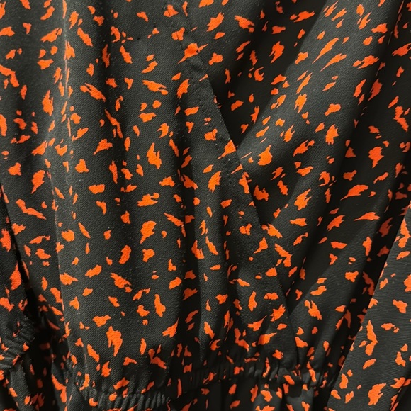 Dynamite black and red mini dress - Picture 2 of 5